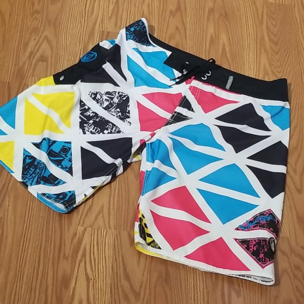 Volcom broadshorts 36‎